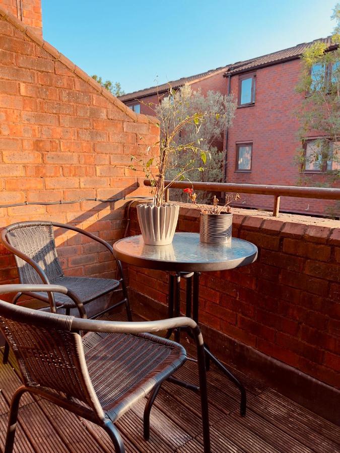 Charming And Spacious 1-Bedroom Flat In Hampstead ลอนดอน ภายนอก รูปภาพ